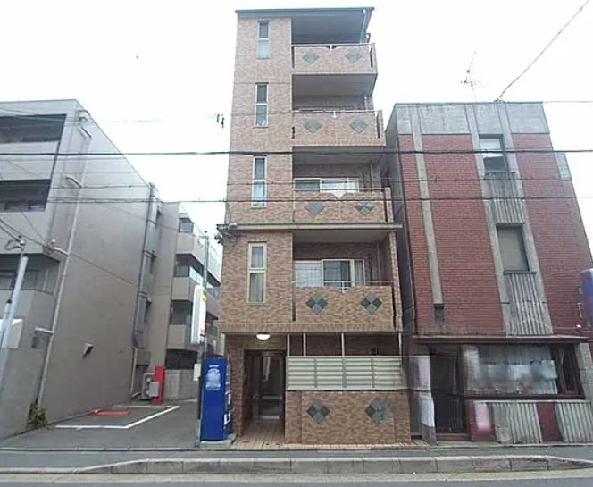 プライムエイト